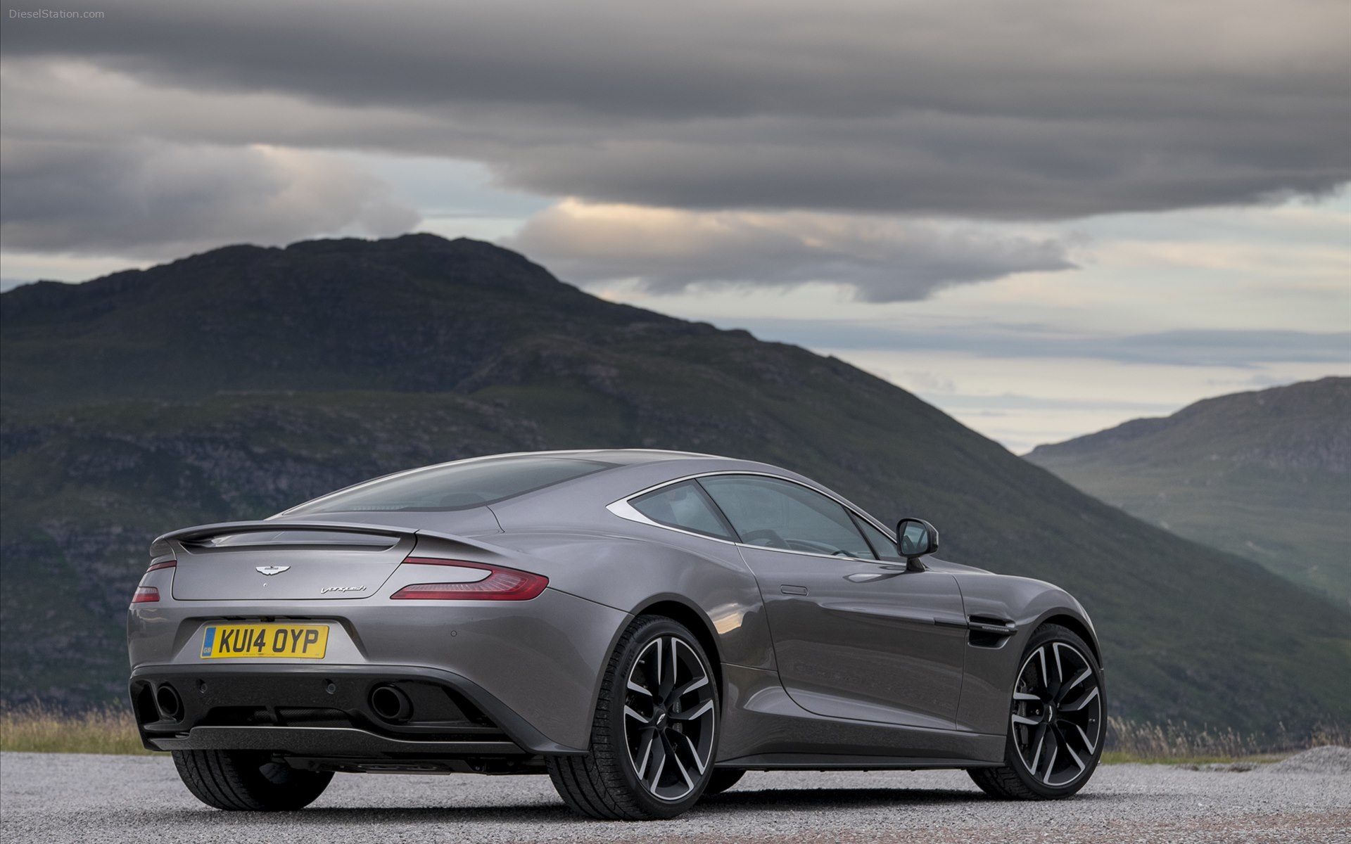Aston Martin Vanquish 2015